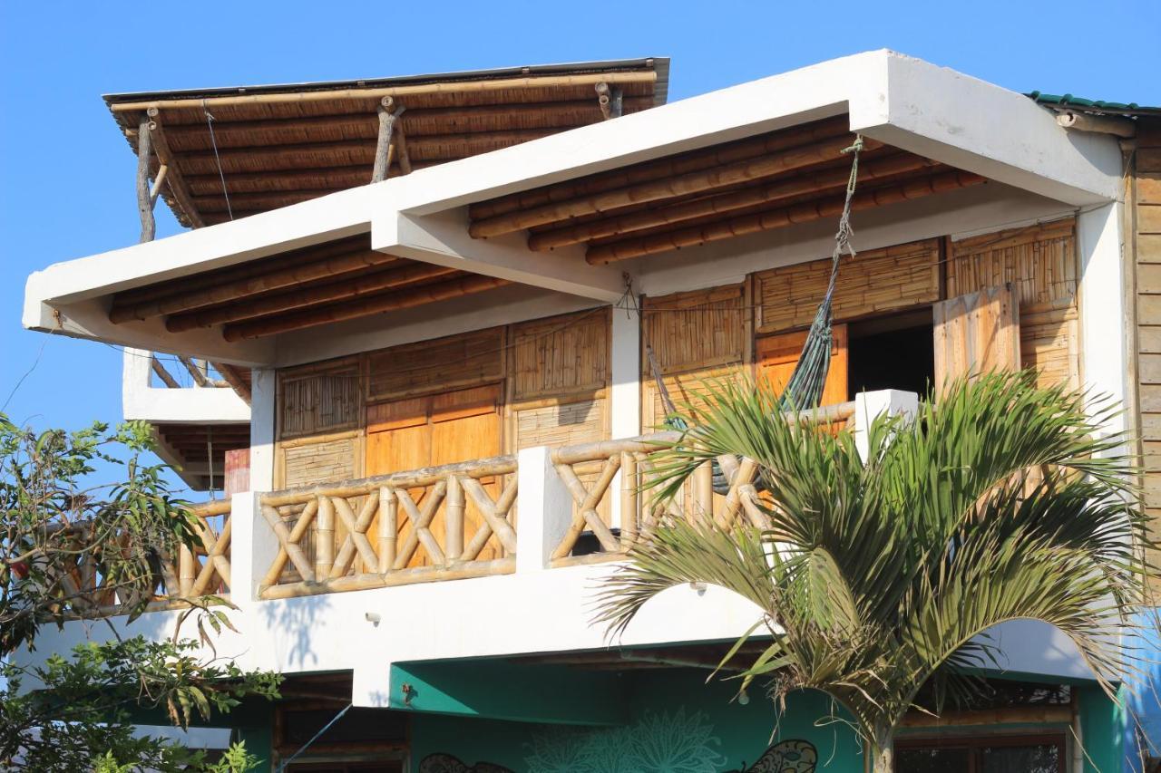 Hostal Puerto Engabao "El Surf Shelter" Exterior photo