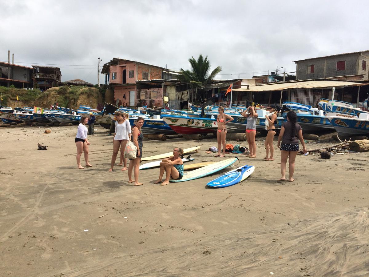 Hostal Puerto Engabao "El Surf Shelter" Exterior photo